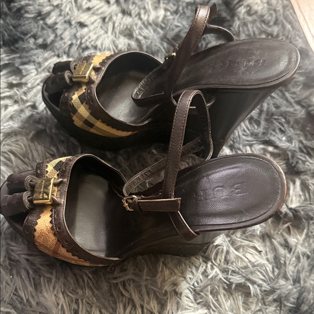 Burberry wedge